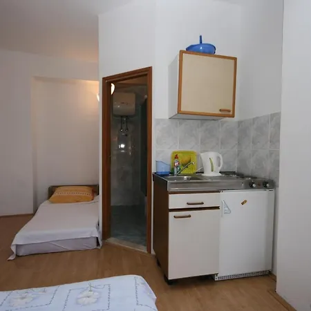 By The Sea Duce, - 955 Omis